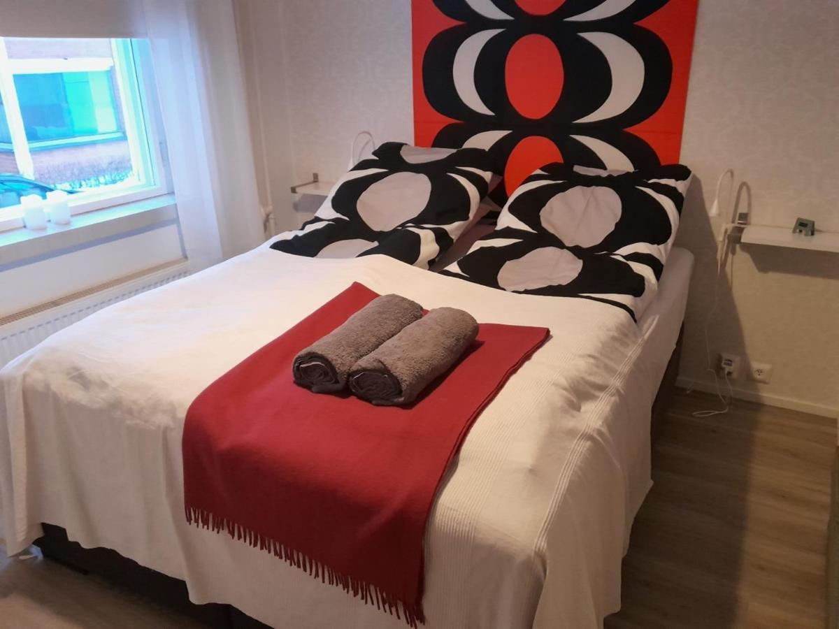 Mukava Saunallinen Kaksio Omalla Sisaeaenkaeynnillae Ja Ilmaisella Autopaikalla Kuopio Exterior foto